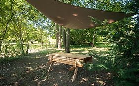 Le Clos De La Rousseliere B And B